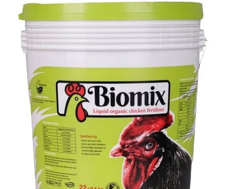 کود مرغی بیومیکس با فرمول غنی و بهبود سلامت خاک