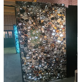 سنگ مرمر هفت رنگ باظاهری درخشان و عالی