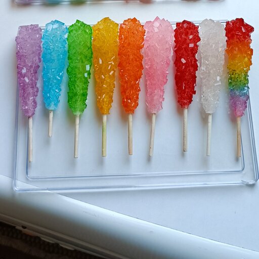 تصویر 1 از نی نبات چوبی سنتی و سالم مناسب استفاده در چای و دمنوش‌ ها