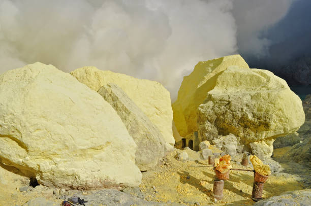 گوگرد خام مناسب مصرف صنعتی و اصلاح خاک