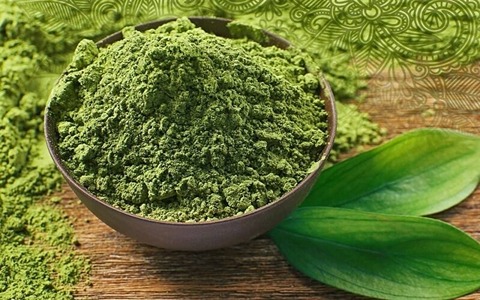 تصویر 2 از حنا پا طبیعی اصل با رنگ‌ دهی بالا و ماندگاری طولانی