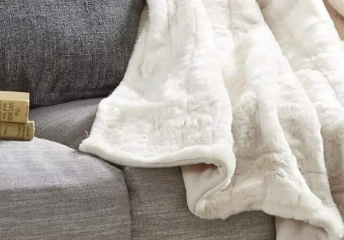 پتو گلبافت سفید نخی بافت برجسته سبک‌ برای تابستان