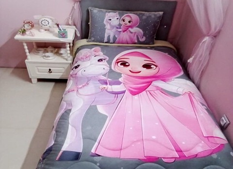 تصویر 4 از پتو دخترانه لطیف مخملی صورتی در رنگ بندی شاد