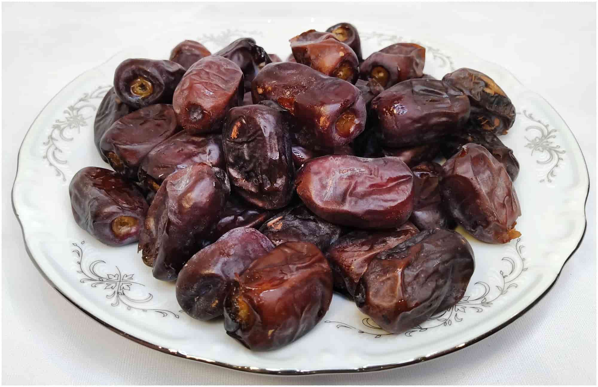 خرما مضافتی ساده بسته‌ بندی بهداشتی و دستچین