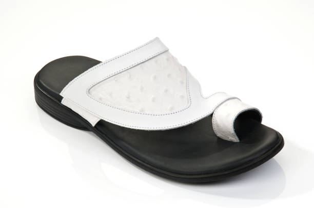 تصویر 2 از صندل مشکی سفید با کفی آناتومیک و رویه نرم