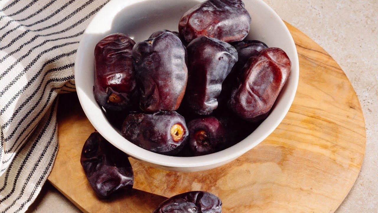 تصویر 4 از خرما مضافتی مشکین 550 گرمی بسته‌ بندی کاملاً بهداشتی