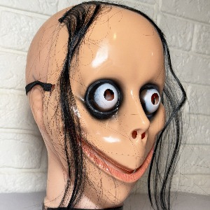 تصویر 1 از عروسک مومو شخصیت ترسناک دوست‌ داشتنی سایز کوچک