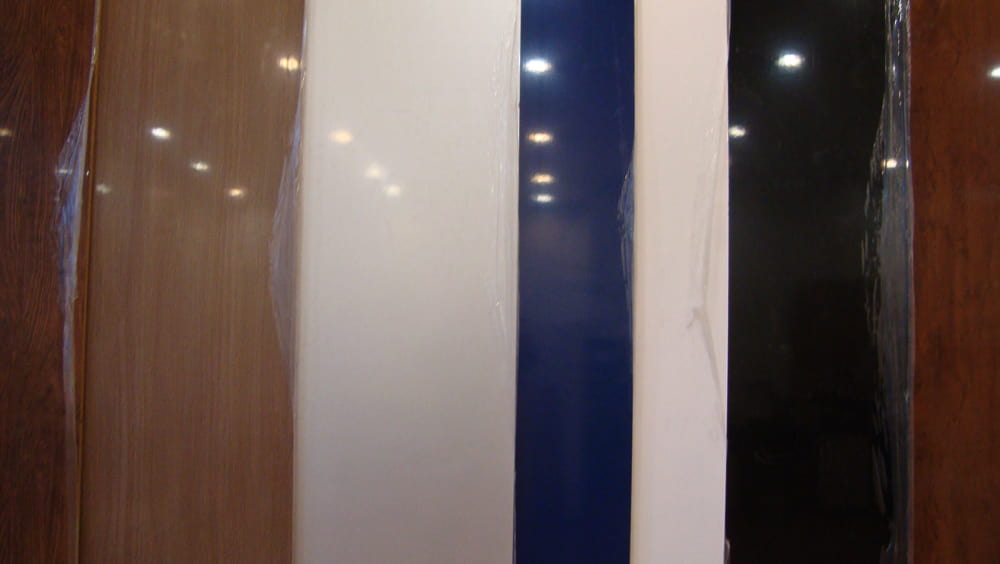 تصویر 3 از ام دی اف ونگه هایگلاس با روکش براق و کیفیت بالا