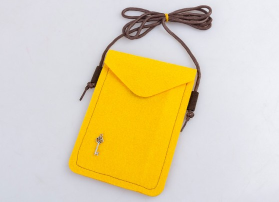 تصویر 1 از کیف نمدی کوچک ساده مناسب هدیه و استفاده شخصی