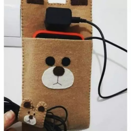 تصویر 3 از کیف گوشی نمدی زنانه با طراحی شیک و دسترسی آسان به موبایل