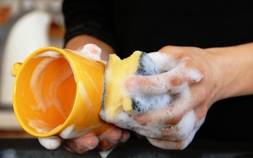 مایع ظرفشویی یاس غلیظ و موثر برای شستشوی آسان ظروف