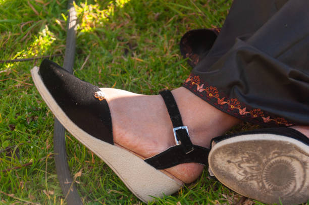 تصویر 5 از صندل مشکی مخمل با ساختار ارگونومیک مجلسی