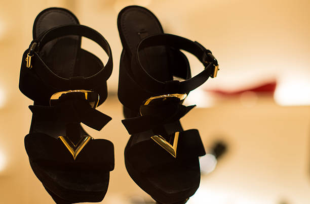 تصویر 3 از صندل مشکی مخمل با ساختار ارگونومیک مجلسی