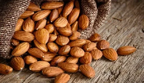 تصویر 2 از بادام درختی خام شور با کیفیت عالی و طعم خاص