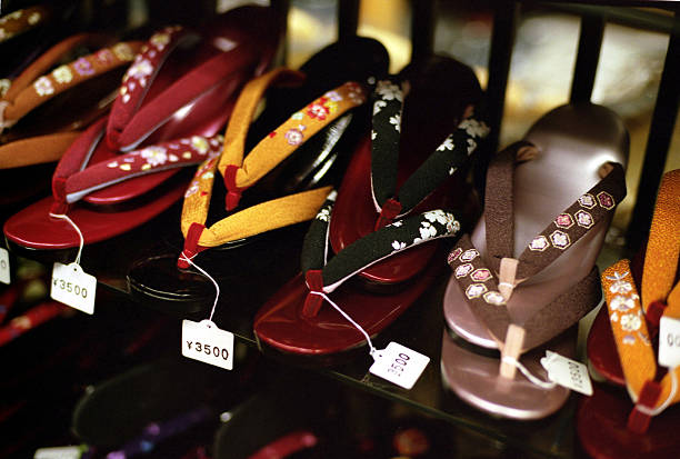 تصویر 5 از صندل ژاپنی مردانه با بند های مقاوم و کفی انعطاف پذیر