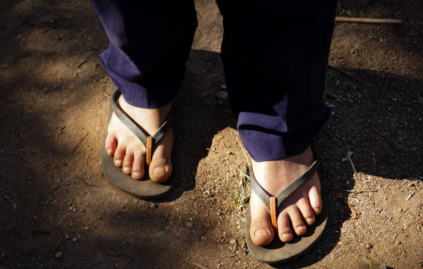 تصویر 5 از صندل مشکی انگشتی با تهویه مناسب و کفی نرم مناسب