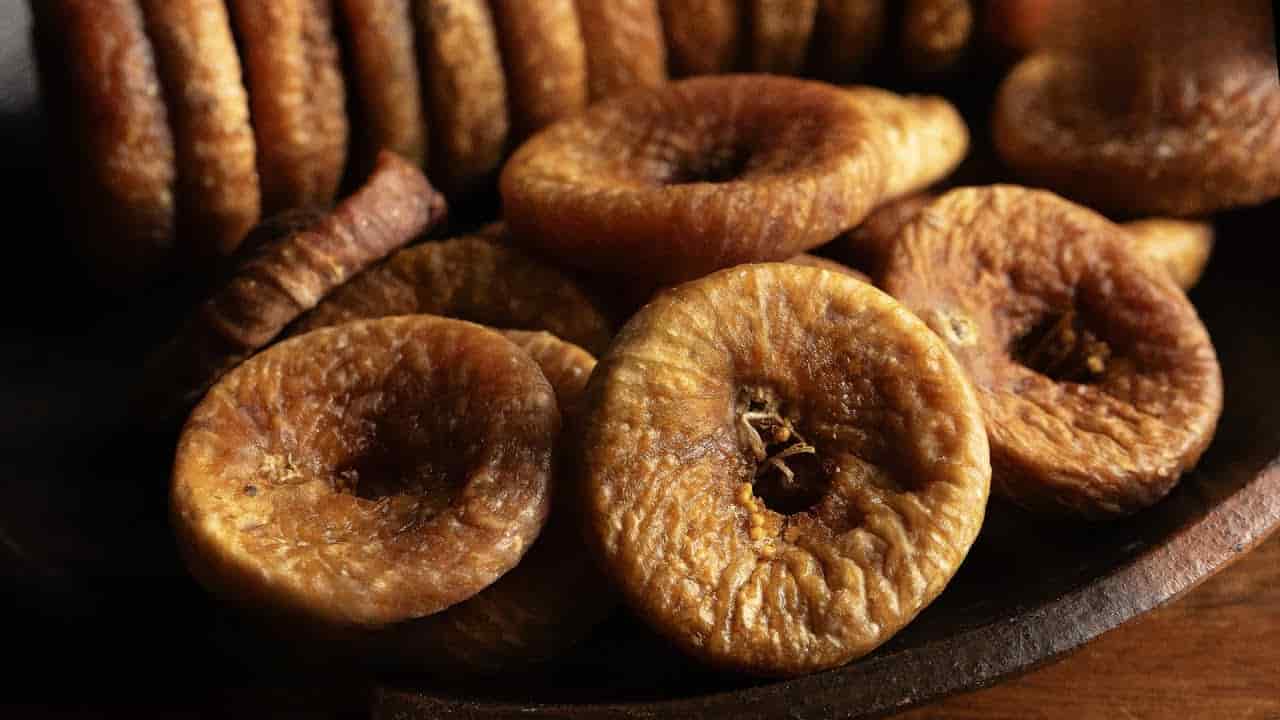 تصویر 4 از انجیر خشک ساوه سایز بزرگ  و با کمترین میزان رطوبت و ماندگاری بالا