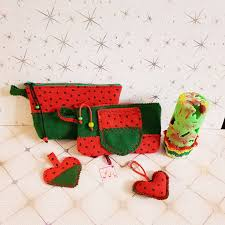 تصویر 1 از کیف نمدی برای شب یلدا با طراحی سنتی و رنگ بندی جشنانه