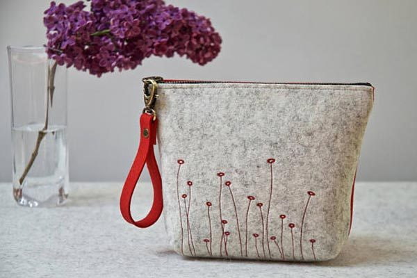 تصویر 1 از کیف لوازم آرایش نمدی فانتزی با طراحی رنگارنگ و جذاب