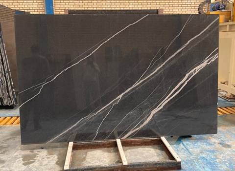 تصویر 3 از سنگ گرانیت مشکی با رگه سفید پوشش مقاوم در برابر ساییدگی