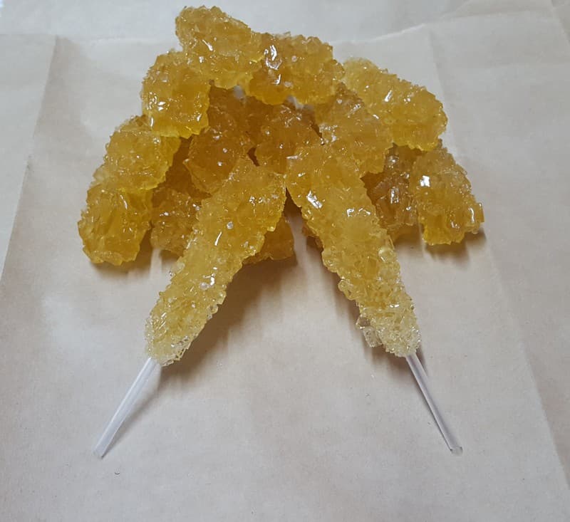 تصویر 4 از نبات زعفرانی با بلور های منظم و زیبا و بافت کریستالی