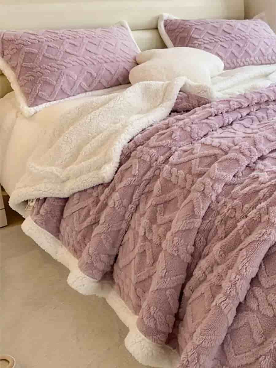 تصویر 3 از پتو ببعی گیس بافت الیاف فشرده و حس نرم