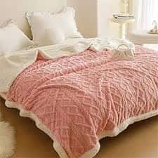 تصویر 4 از پتو ببعی گیس بافت الیاف فشرده و حس نرم