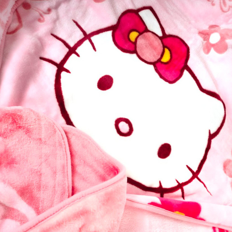 تصویر 3 از پتو هلو کیتی مخمل‌ نما با سطح ابریشمی