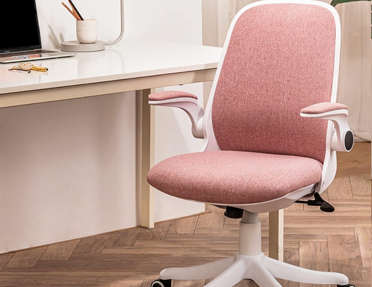 تصویر 2 از صندلی اداری صورتی قاب جمع‌ و جور با سطح نشیمن نرم