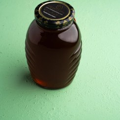 عسل سیاه سبلان کوهستانی خام و غلیظ