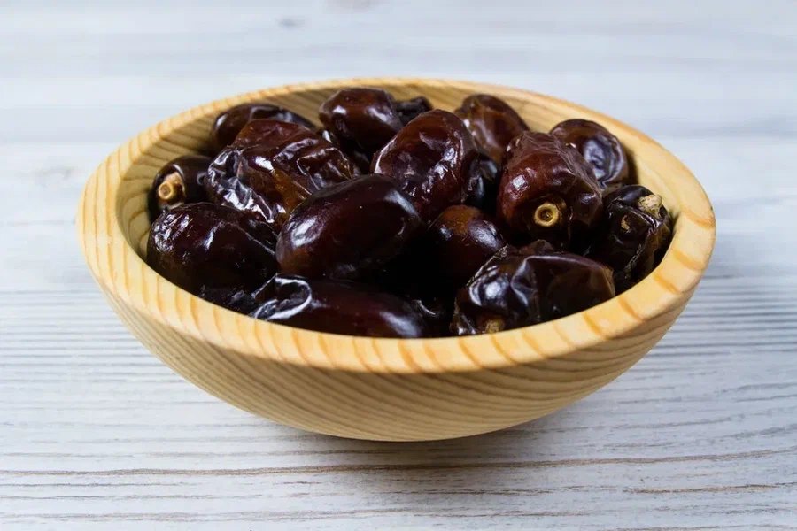 تصویر 4 از خرما مضافتی امتیاز با طعم غنی و شیره طبیعی بر جسته