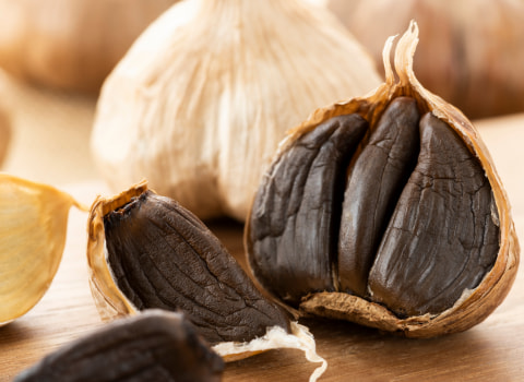 تصویر 4 از سیر سیاه دکتر ضی مناسب مصرف روزانه و وعده‌ های غذایی