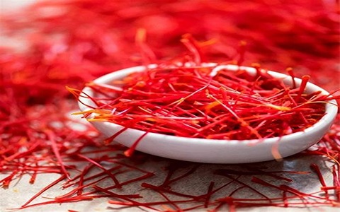 تصویر 5 از زعفران اصل مشهد صادراتی با رشته های یکنواخت و رنگ دهی مناسب