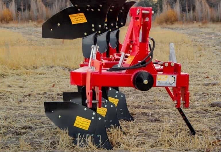 تصویر 1 از گاو آهن سنتی شخم دستی زمین کشاورزی با کیفیت بالا