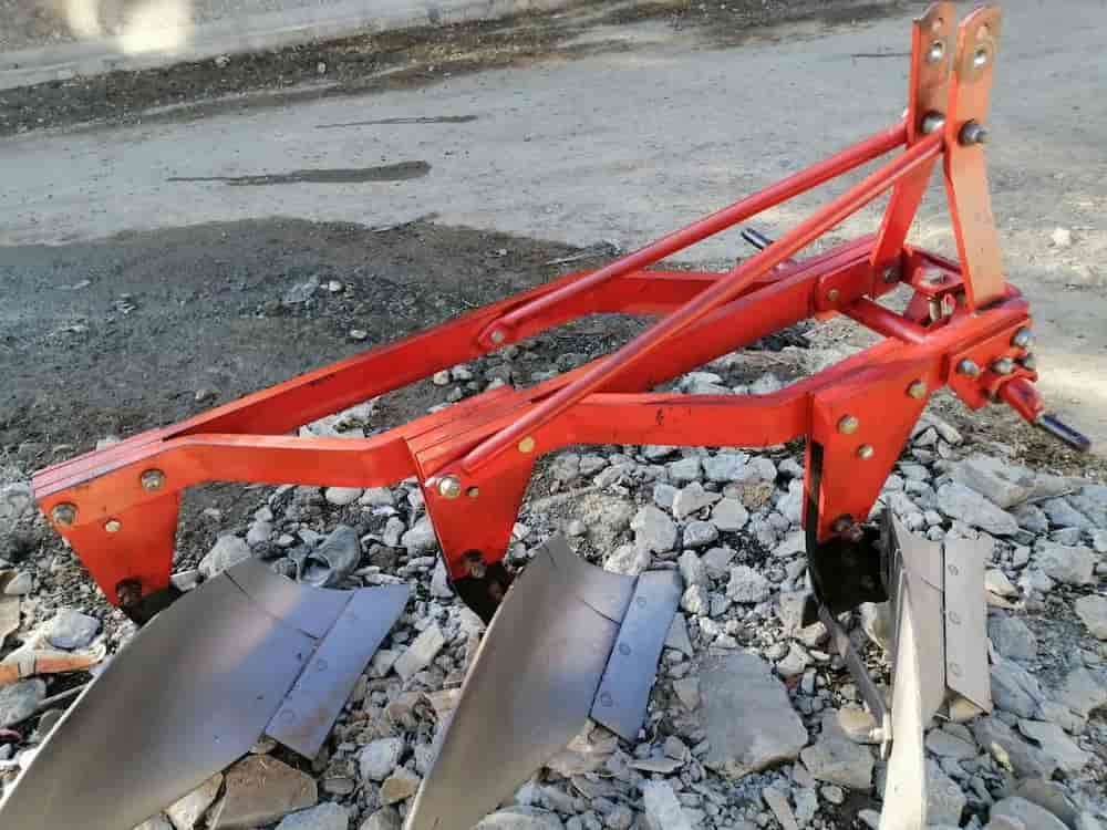 گاوآهن قربان مناسب شخم یکنواخت و کار مداوم در زمین های کشاورزی