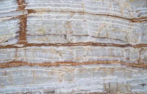 سنگ تراورتن شکلاتی موج دار عباس آباد سطح صیقلی ممتاز نمای کلاسیک