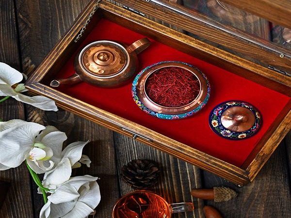 تصویر 5 از زعفران کادویی سحرخیز با خلوص بالا و رنگ‌ دهی استاندارد