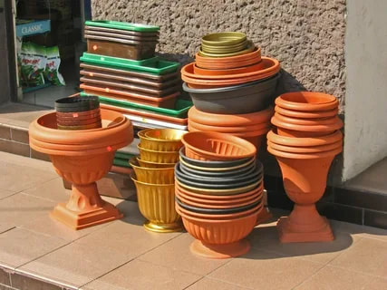 گلدان پلاستیکی پایه بلند مناسب دکوراسیون رسمی