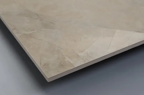 تصویر 4 از سنگ تراورتن رامشه با بافت یکنواخت و منظم