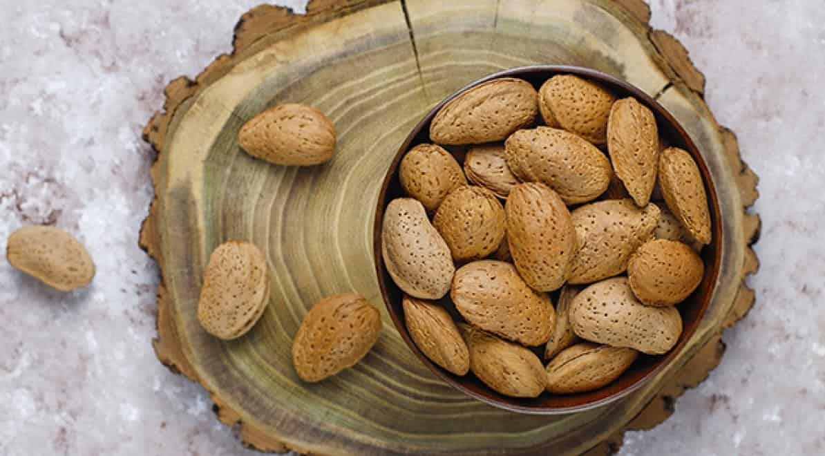 تصویر 1 از بادام درختی ایرانی مامایی با کیفیت عالی و تازه