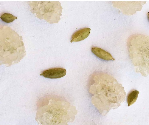 تصویر 1 از نبات هل دار سنتی مناسب نذری و مراسم و مجالس