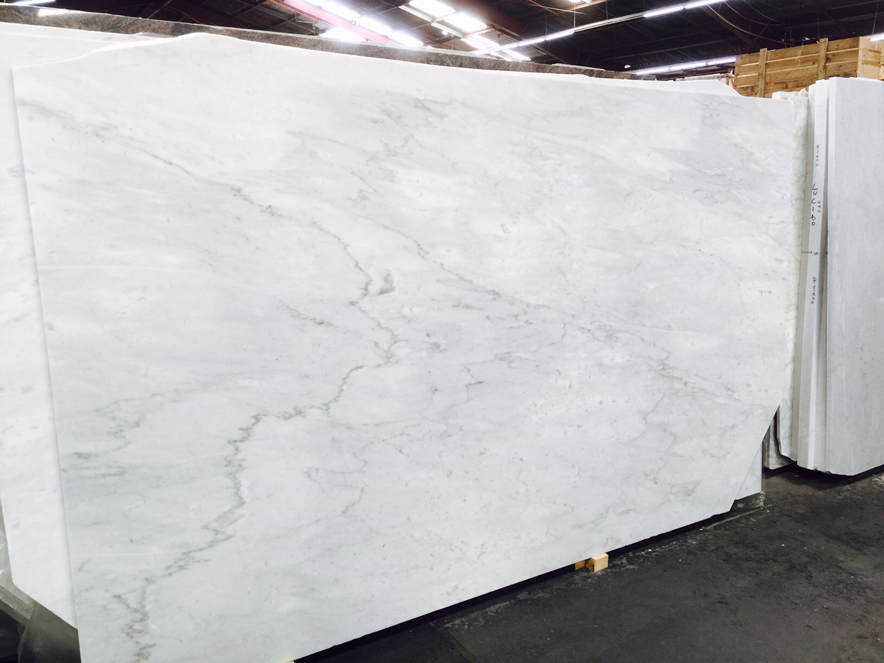 تصویر 4 از سرامیک پرسلان درجه یک جلوه شیک و سطح یکنواخت