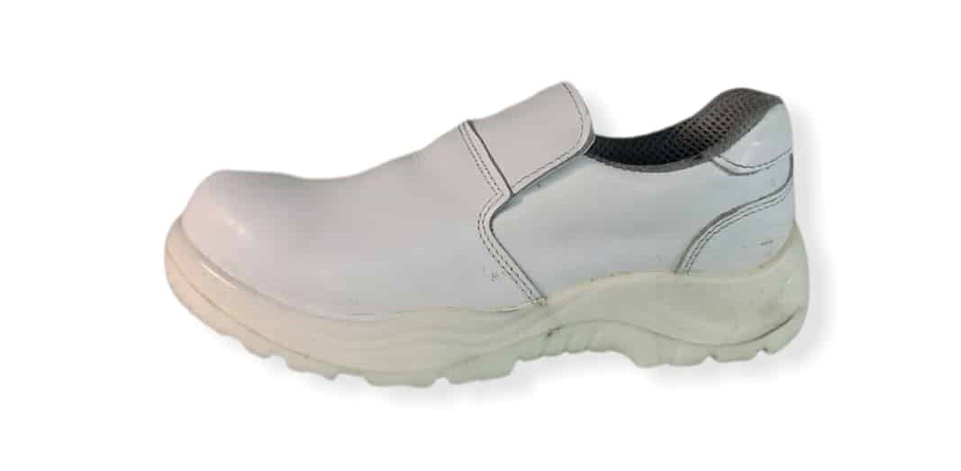 تصویر 4 از انواع کفش ایمنی سفید با طراحی مدن