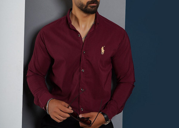 تصویر 3 از پیراهن مردانه زرشکی با پارچه مقاوم و دوخت استاندارد