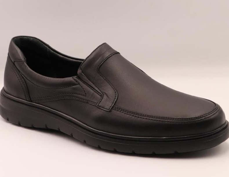 تصویر 4 از کفش چرم لژدار با ارتفاع متناسب و لایه میانی نرم