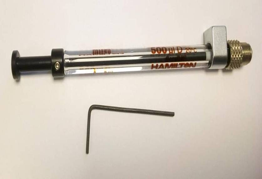 سرنگ میکرو لیتری با اندازه‌ گیری دقیق