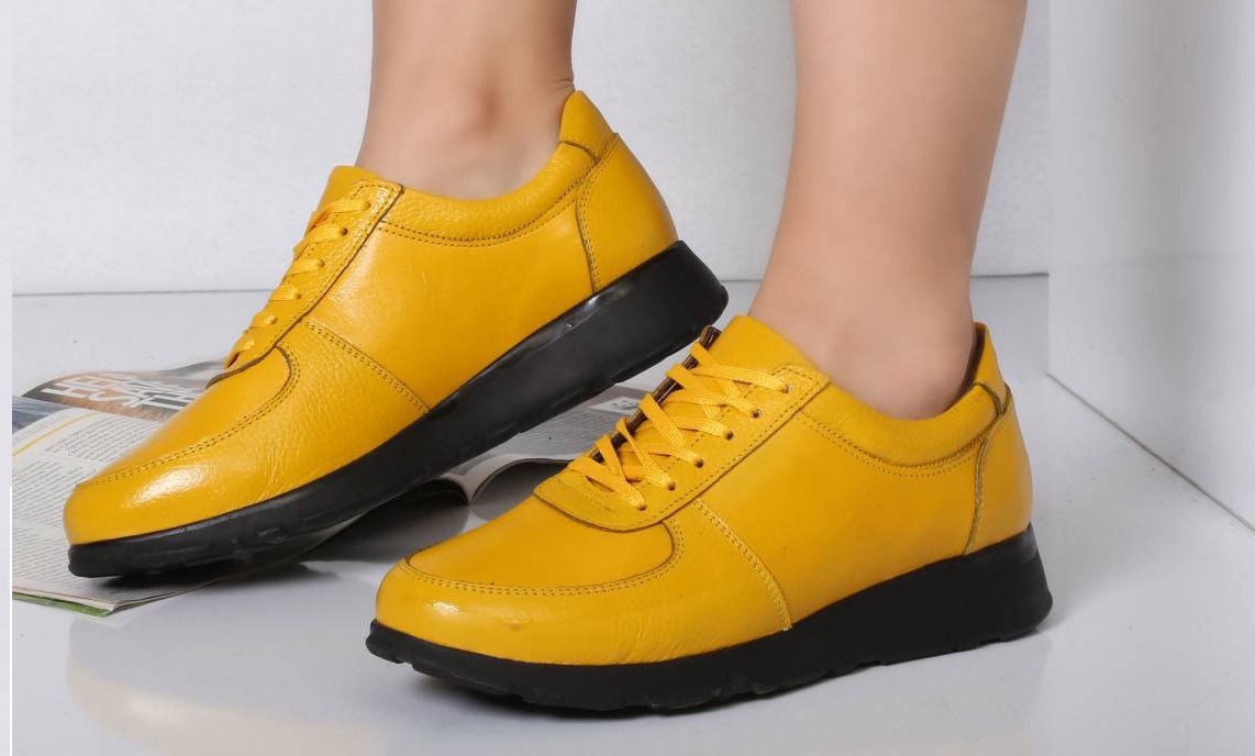 کفش چرم اسپرت زنانه فرم امروزی هماهنگ استایل شهری