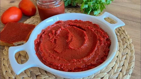 تصویر 2 از رب گوجه‌ فرنگی پریشاد تولید شده از گوجه‌ های رسیده و مرغوب