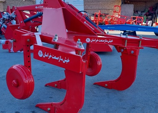 تصویر 2 از گاو آهن تراکتور 470 طراحی صنعتی مناسب شخم زمین‌ های بزرگ