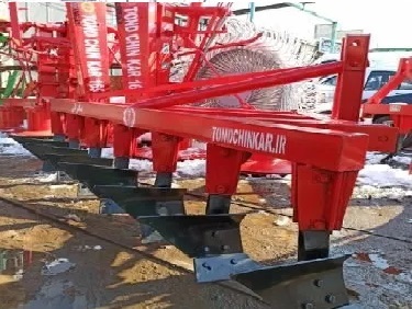 تصویر 3 از گاوآهن هفت خیش طراحی مدرن با تیغه‌ های قابل تنظیم و زاویه متنوع